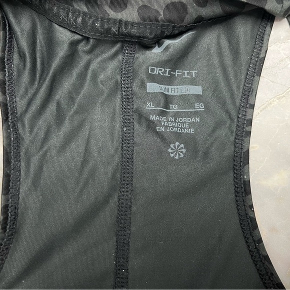 Nike Black Crop Top with Leopard Print - Picture 3 of 3